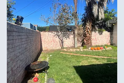 1855 W 68th, Los Angeles, CA 90047 - Photo 12