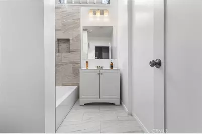 2056 W 70th, Los Angeles, CA 90047 - Photo 12