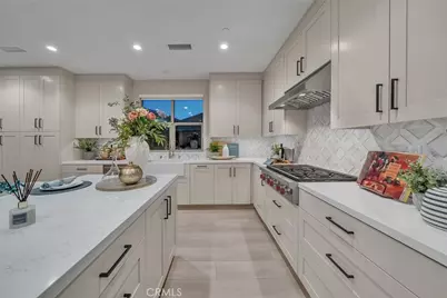 100 Albero, Irvine, CA 92602 - Photo 14