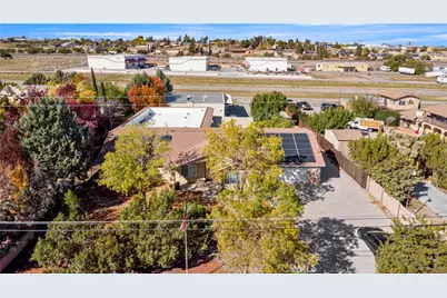 6998 Summit Valley Road, Hesperia, CA 92345 - Photo 12