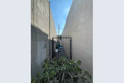 1852 W 17th, Santa Ana, CA 92706 - Photo 8