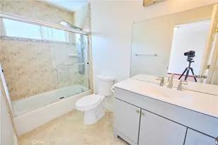 13044 Hedda, Cerritos, CA 90703 - Photo 38