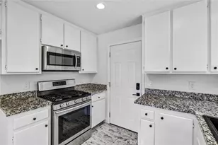 22271 Caminito Arroyo Seco, Laguna Hills, CA 92653 - Photo 10