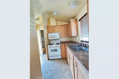32000 Riverside Drive #I1, Lake Elsinore, CA 92530 - Photo 4