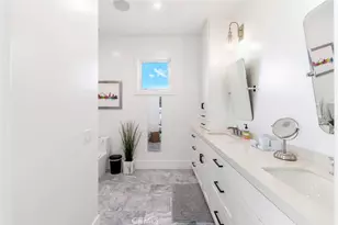 417 E Bay, Newport Beach, CA 92661 - Photo 18