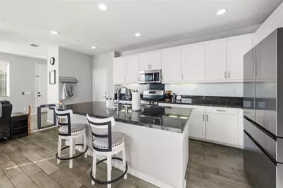 27448 Clarise Ln, Murrieta, CA 92562 - Photo 4