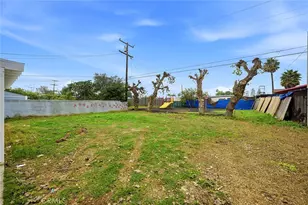 12815 S San Pedro St, Los Angeles, CA 90061 - Photo 24