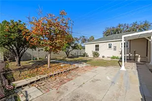 2100 W Valencia Dr, Fullerton, CA 92833 - Photo 32