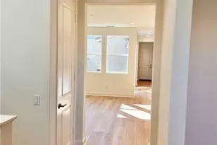 381 S Nevada Ave, Ventura, CA 93004 - Photo 2