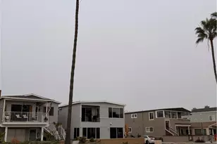 418 E Oceanfront, Newport Beach, CA 92661 - Photo 30