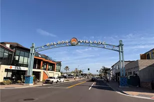 418 E Oceanfront, Newport Beach, CA 92661 - Photo 36