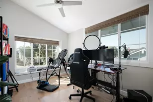 2056 Port Weybridge, Newport Beach, CA 92660 - Photo 32