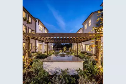 12720 Azure Way #27, Hawthorne, CA 90250 - Photo 2