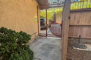 2101 E 21st, Signal Hill, CA 90755 - Photo 16