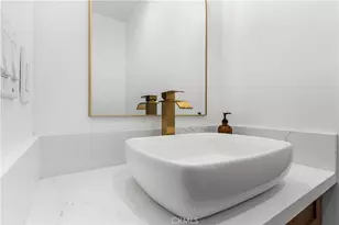 4908 W 109th St, Inglewood, CA 90304 - Photo 12