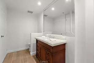 10430 Wilshire Blvd, Los Angeles, CA 90024 - Photo 14