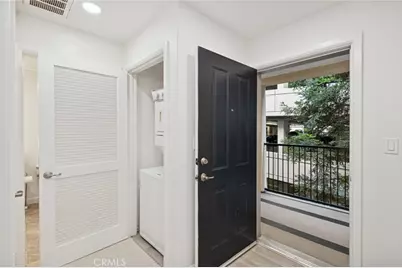 2202 Watermarke, Irvine, CA 92612 - Photo 4