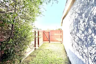 2024 San Anseline, Long Beach, CA 90815 - Photo 32
