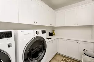 10 Ocean Pl, Seal Beach, CA 90740 - Photo 32