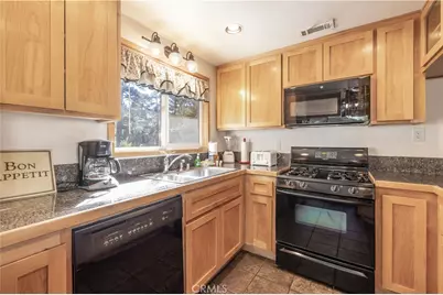 41063 Pennsylvania, Big Bear Lake, CA 92315 - Photo 8