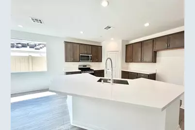 8285 Tristan Ln, Riverside, CA 92507 - Photo 4