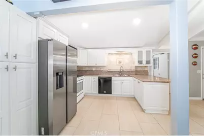 9791 Harriet Ln, Anaheim, CA 92804 - Photo 10