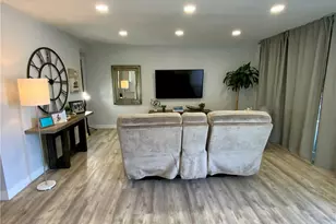 17091 B Lane, Huntington Beach, CA 92647 - Photo 8