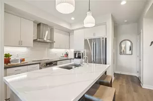 127 N 1st Ave, Upland, CA 91786 - Photo 2