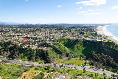 560 Radcliffe Avenue, Pacific Palisades, CA 90272 - Photo 2