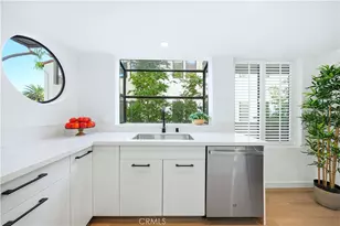 11601 Montana, Los Angeles, CA 90049 - Photo 4