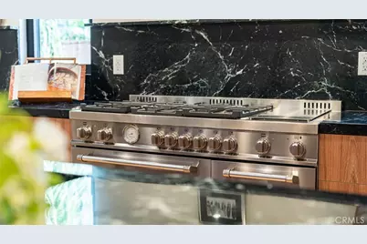 11911 Hartsook, Valley Village, CA 91607 - Photo 12