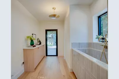 11911 Hartsook, Valley Village, CA 91607 - Photo 26