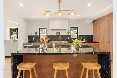 11911 Hartsook, Valley Village, CA 91607 - Photo 14