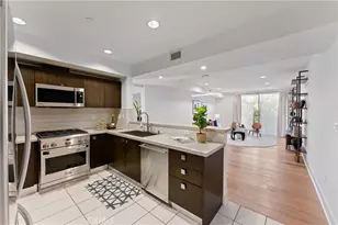 118 N Kings Rd, Los Angeles, CA 90048 - Photo 4