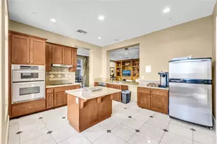 3212 Watermarke Pl, Irvine, CA 92612 - Photo 22