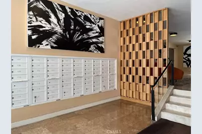 1025 N Kings Rd #105, West Hollywood, CA 90069 - Photo 4