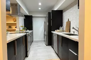 1025 N Kings Rd, West Hollywood, CA 90069 - Photo 2