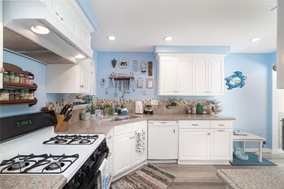 2053 Meadow View, Costa Mesa, CA 92627 - Photo 18