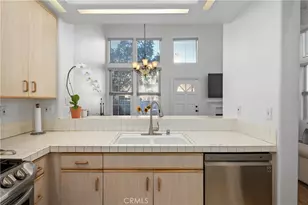 92 Montana Del Lago, Rancho Santa Margarita, CA 92688 - Photo 10