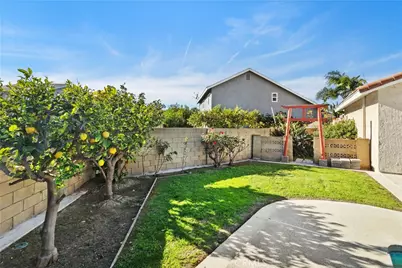 2210 E. Oshkosh Circle, Anaheim, CA 92806 - Photo 24