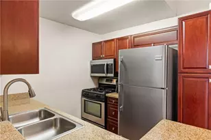 21400 Burbank Blvd, Woodland Hills, CA 91367 - Photo 4