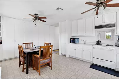 18393 Orange, Hesperia, CA 92345 - Photo 12