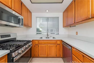 527 Springbrook, Irvine, CA 92614 - Photo 10