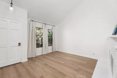 17 Dartmouth, Irvine, CA 92612 - Photo 4