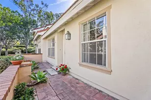 17 Dartmouth, Irvine, CA 92612 - Photo 2