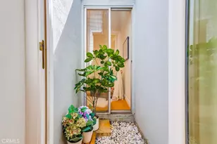 26832 Ave Of The Oaks, Newhall, CA 91321 - Photo 18