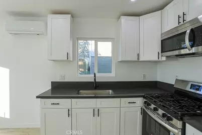 11114 Willowbrook Avenue, Los Angeles, CA 90059 - Photo 4