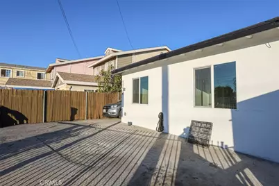 11114 Willowbrook Avenue, Los Angeles, CA 90059 - Photo 22