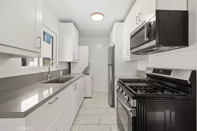 2725 Obama, Los Angeles, CA 90018 - Photo 8