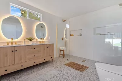 23755 Clarendon, Woodland Hills, CA 91367 - Photo 38